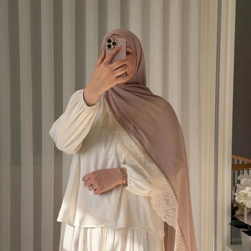 Beige scarf with beige lace with strass