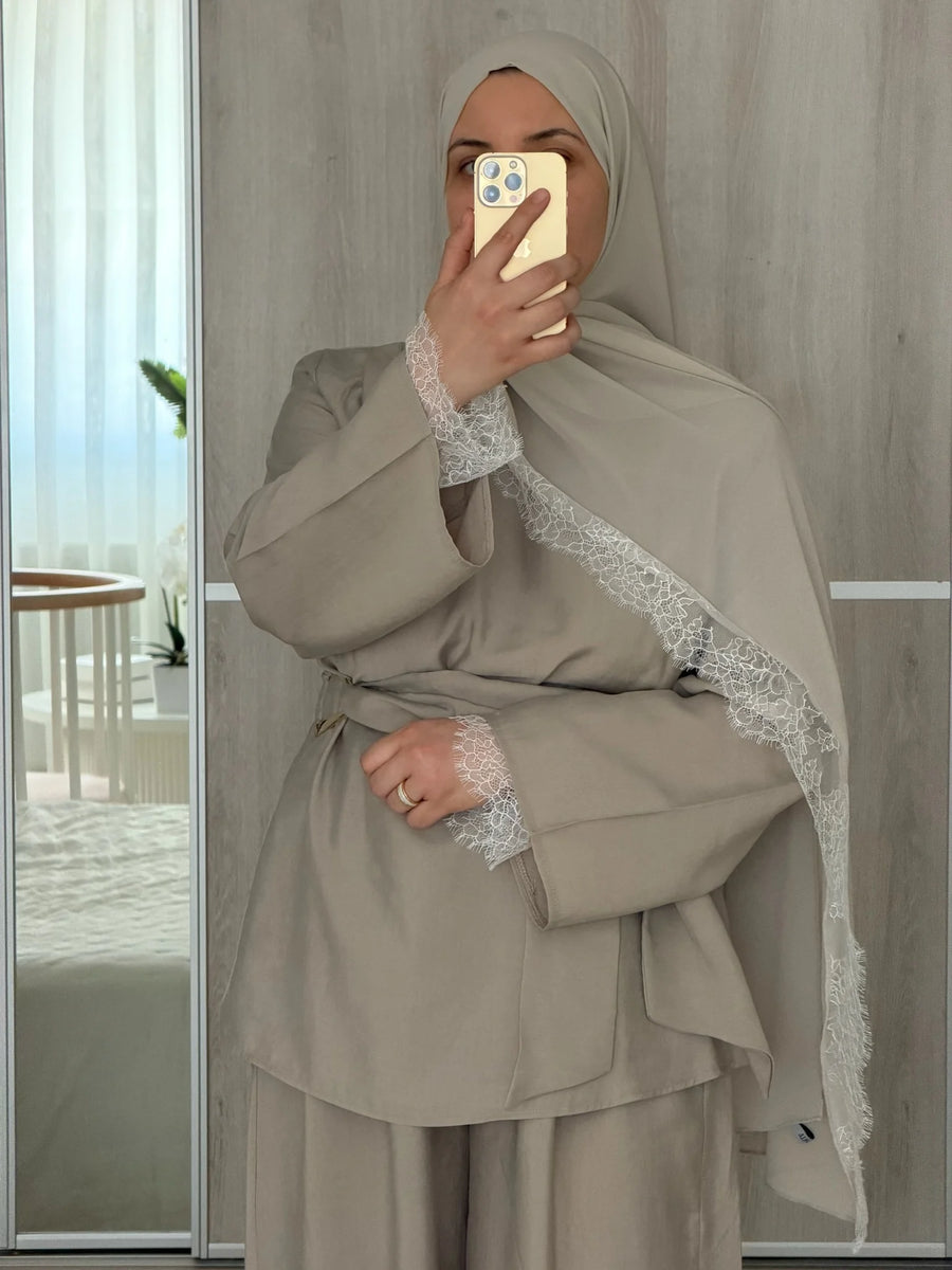 Gray scarf with white lace edge